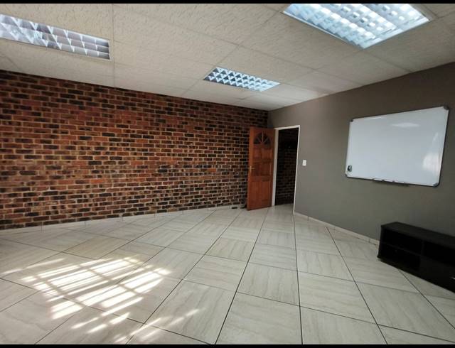 1,060M² WORKSHOP TO LET IN UNITAS PARK